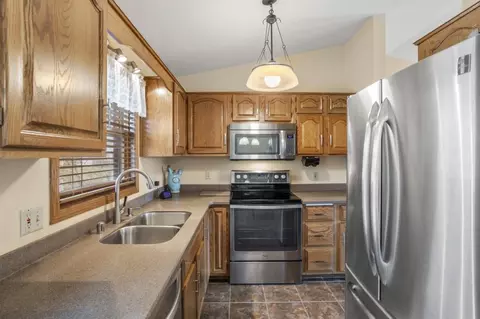 Kitchen - n419 Mayflower Road, Appleton, WI 54914 photo 2 of 2