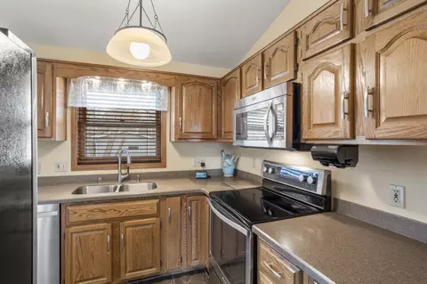 Kitchen - n419 Mayflower Road, Appleton, WI 54914 photo 1 of 2