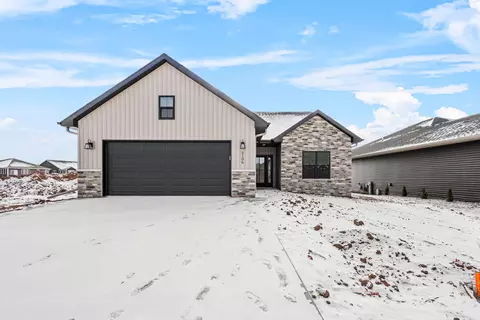 3106 Lazy Oak Dr, Green Bay, WI 54311