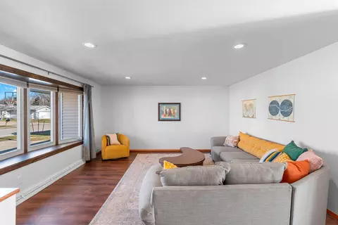 Living - 1202 S Lee St, Appleton, WI 54915 photo 1 of 3