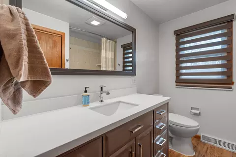 Bath - 1202 S Lee St, Appleton, WI 54915 photo 2 of 5