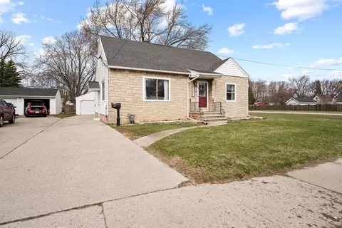 1221 N Irwin Ave, Green Bay, WI 54302