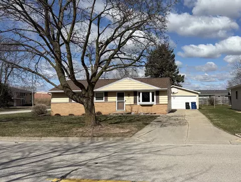 2216 Marlee Ln, Green Bay, WI 54304