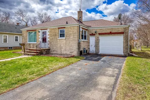 846 Manitowoc St, Menasha, WI 54952