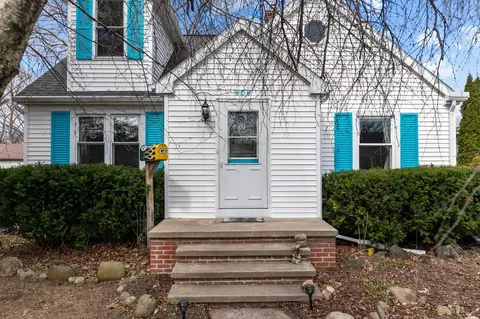 608 S Huron St, De Pere, WI 54115