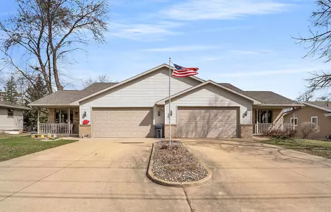 824 Lamers Rd, Kimberly, WI 54136