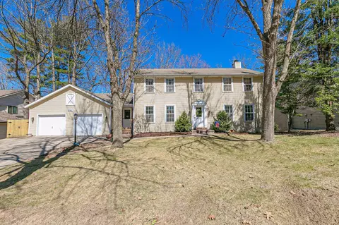 2743 Canyon Bluff Rd, Green Bay, WI 54301