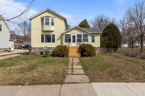 97 Hamilton Pl, Fond Du Lac, WI 54935