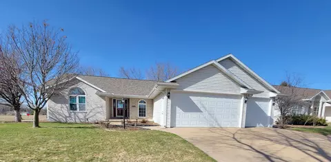 540 W Crossing Meadows Ln, Appleton, WI 54913