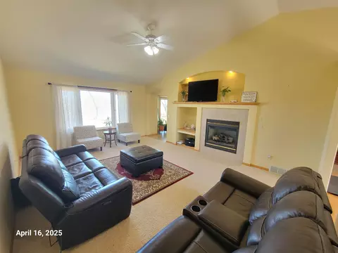 540 W Crossing Meadows Ln, Appleton, WI 54913 photo 3