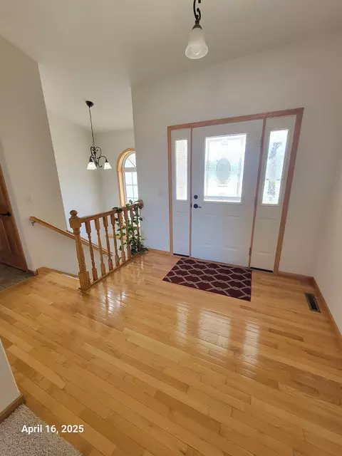 540 W Crossing Meadows Ln, Appleton, WI 54913 photo 2