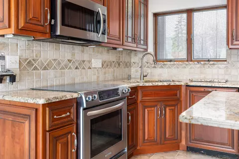 2151 Sunrise Dr, Appleton, WI 54914 photo 12