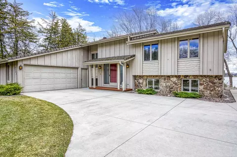 2151 Sunrise Dr, Appleton, WI 54914 photo 9