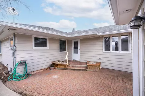 Exterior - 1513 E Marquette St, Appleton, WI 54911 photo 5 of 6