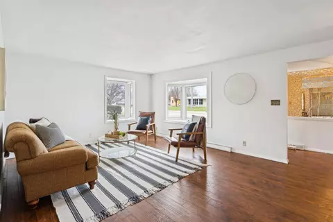 Living - 1513 E Marquette St, Appleton, WI 54911 photo 2 of 6