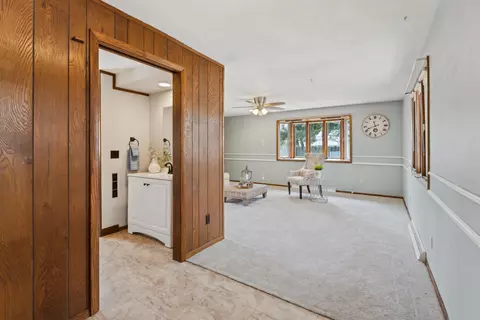 Entry Way - 1513 E Marquette St, Appleton, WI 54911 photo 2 of 2