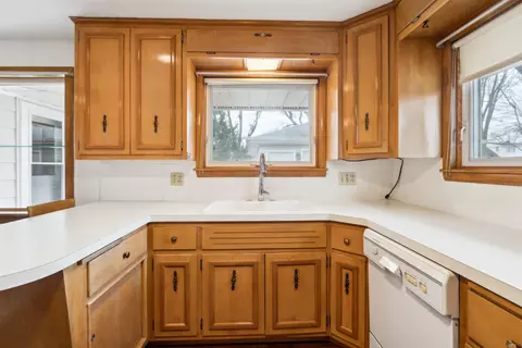 Kitchen - 1513 E Marquette St, Appleton, WI 54911 photo 2 of 4