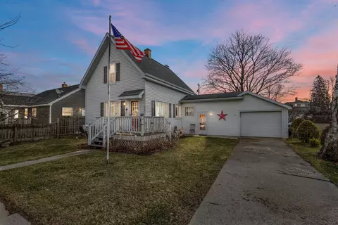 708 2nd St, Kewaunee, WI 54216