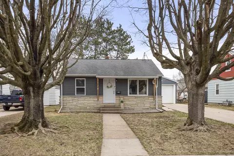 158 Robert St, Clintonville, WI 54929
