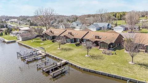 810 E River Dr #10, Omro, WI 54963 photo 12