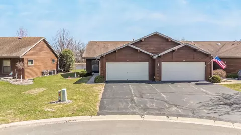 810 E River Dr #10, Omro, WI 54963 photo 3