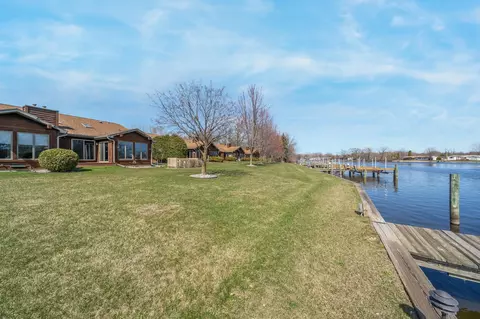 810 E River Dr #10, Omro, WI 54963 photo 13