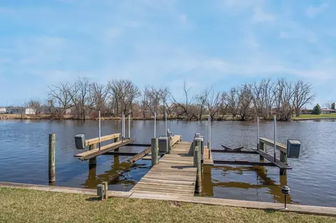 810 E River Dr #10, Omro, WI 54963 photo 6