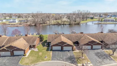 810 E River Dr #10, Omro, WI 54963 photo 7