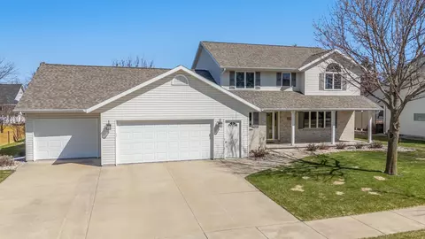 516 W Old Sleigh Ln, Appleton, WI 54913
