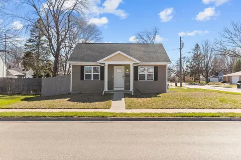 1602 Bowen St, Oshkosh, WI 54901