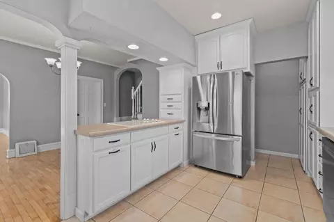 Kitchen - 836 E Hancock St, Appleton, WI 54911 photo 2 of 4