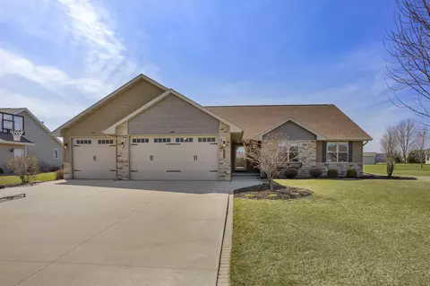 n999 Summer Breeze Lane, Greenville, WI 54942