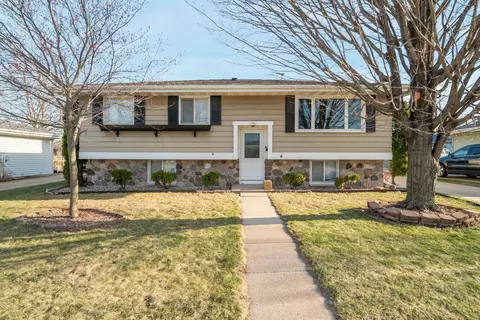 1705 Crystal Springs Ave, Oshkosh, WI 54902