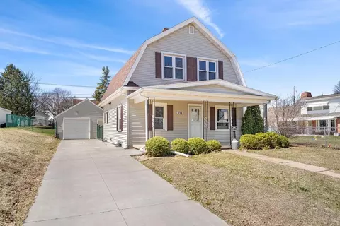 214 S Main St, Kimberly, WI 54136