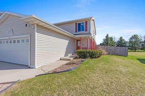 452 Janet Ln, Wrightstown, WI 54180