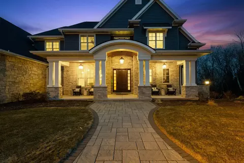 Exterior - 6916 N Palladium Ct, Appleton, WI 54913 photo 6 of 13