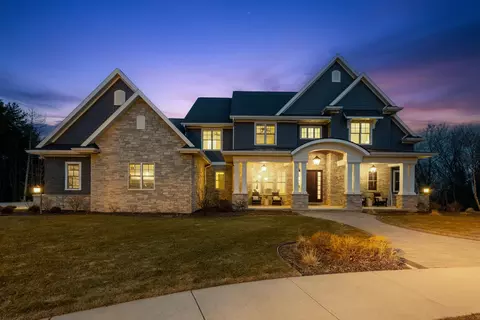 Exterior - 6916 N Palladium Ct, Appleton, WI 54913 photo 5 of 13