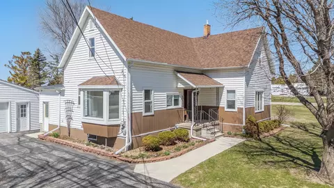 215 N 5th St, Reedsville, WI 54230