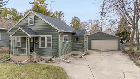 224 E Harding Dr, Appleton, WI 54915