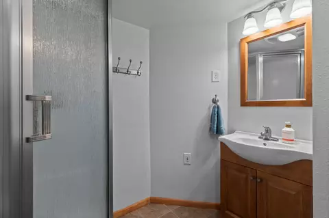 Bath - 1915 S Bouten St, Appleton, WI 54915 photo 2 of 2
