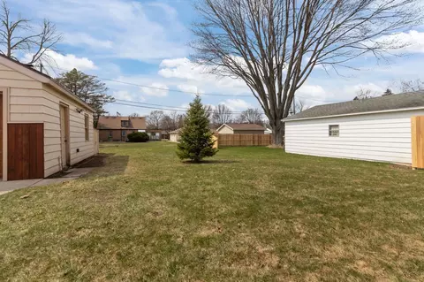 Exterior - 1915 S Bouten St, Appleton, WI 54915 photo 4 of 7