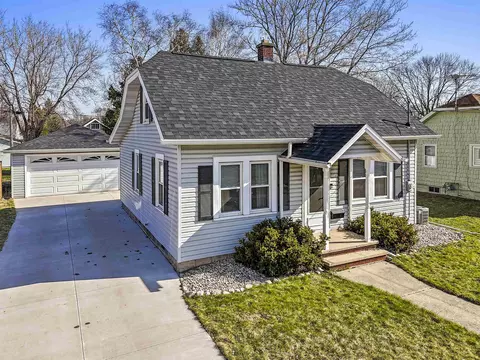 1024 W Bell Ave, Appleton, WI 54914