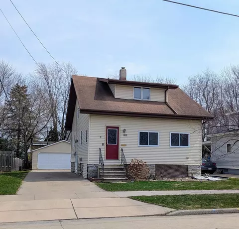 820 Grove St, Oshkosh, WI 54901