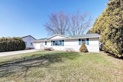 1119 7th St, Algoma, WI 54201