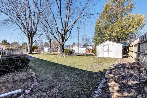Exterior - 1119 7th St, Algoma, WI 54201 photo 3 of 6