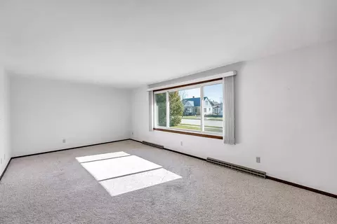 Living - 1119 7th St, Algoma, WI 54201 photo 1 of 3