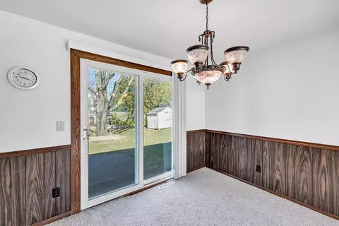 Dining - 1119 7th St, Algoma, WI 54201 photo 1 of 1
