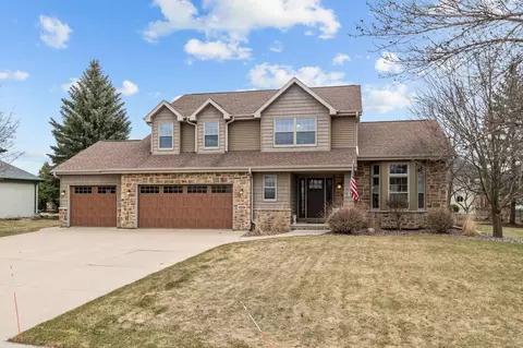 1052 S Goldenrod Dr, Appleton, WI 54914