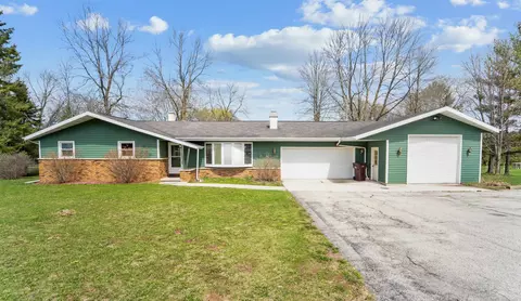 1457 Mailand Dr, Manitowoc, WI 54220