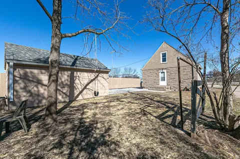 Exterior - 1419 W 4th St, Appleton, WI 54914 photo 6 of 7